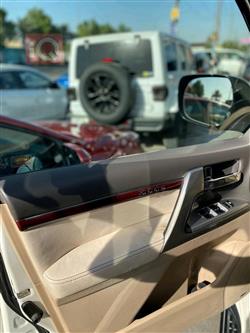 تۆیۆتا لاند کروزەر